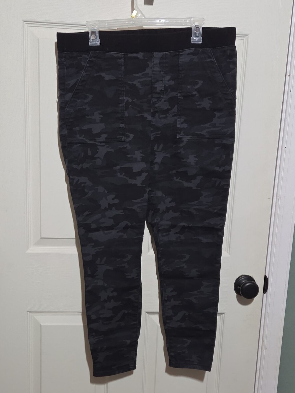 NOBO black camo jeggings
